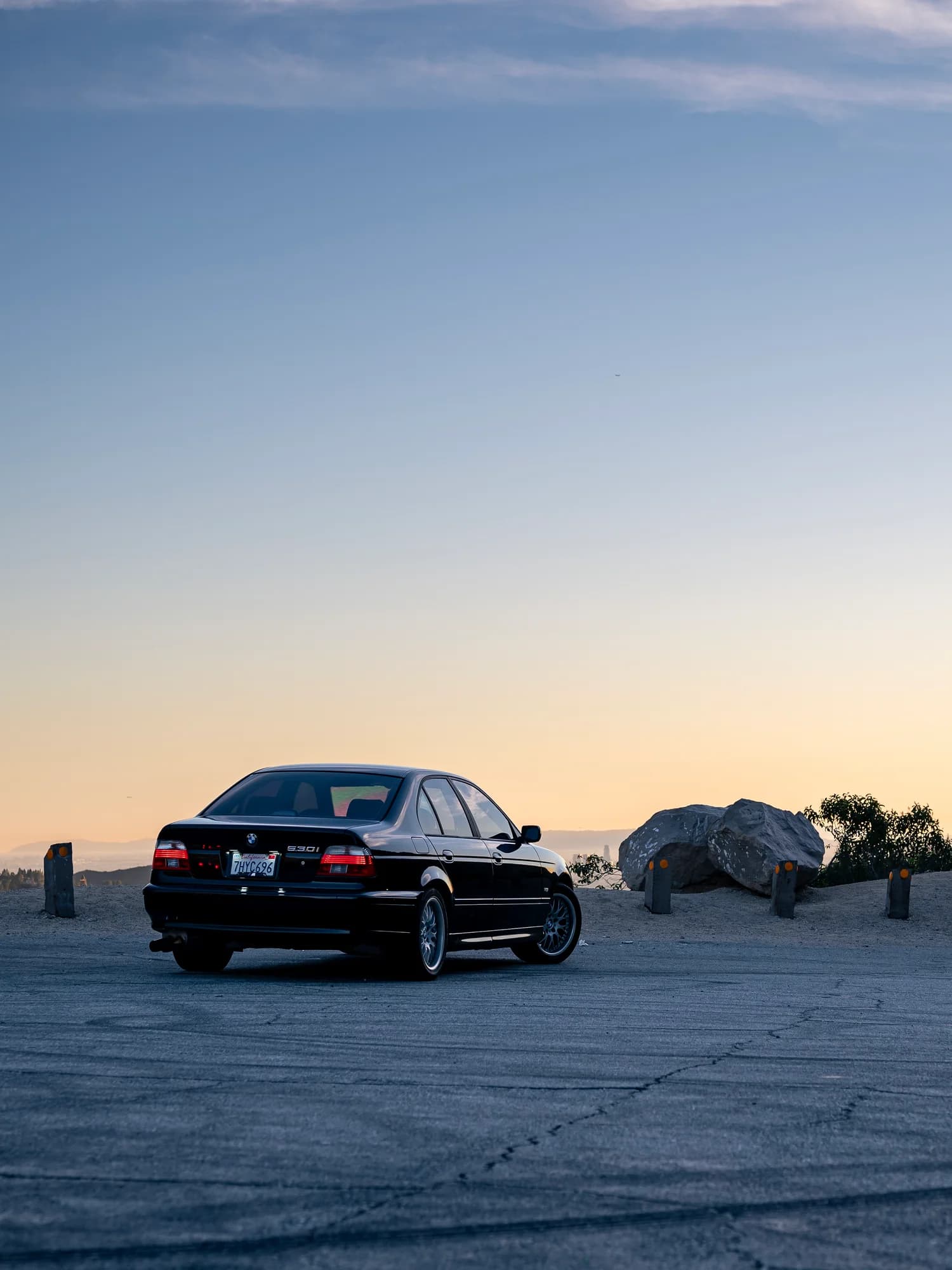2003 BMW - image 2