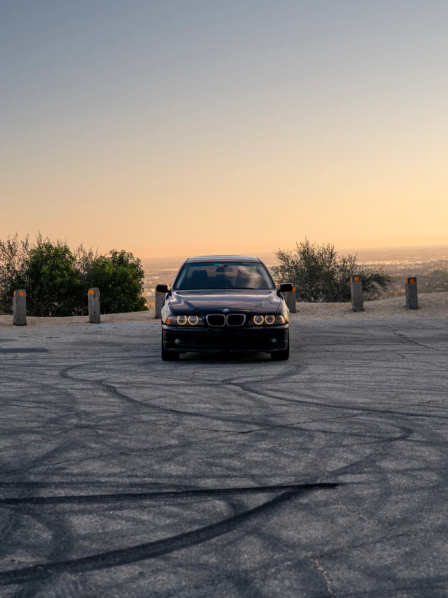 2003 BMW - image 3