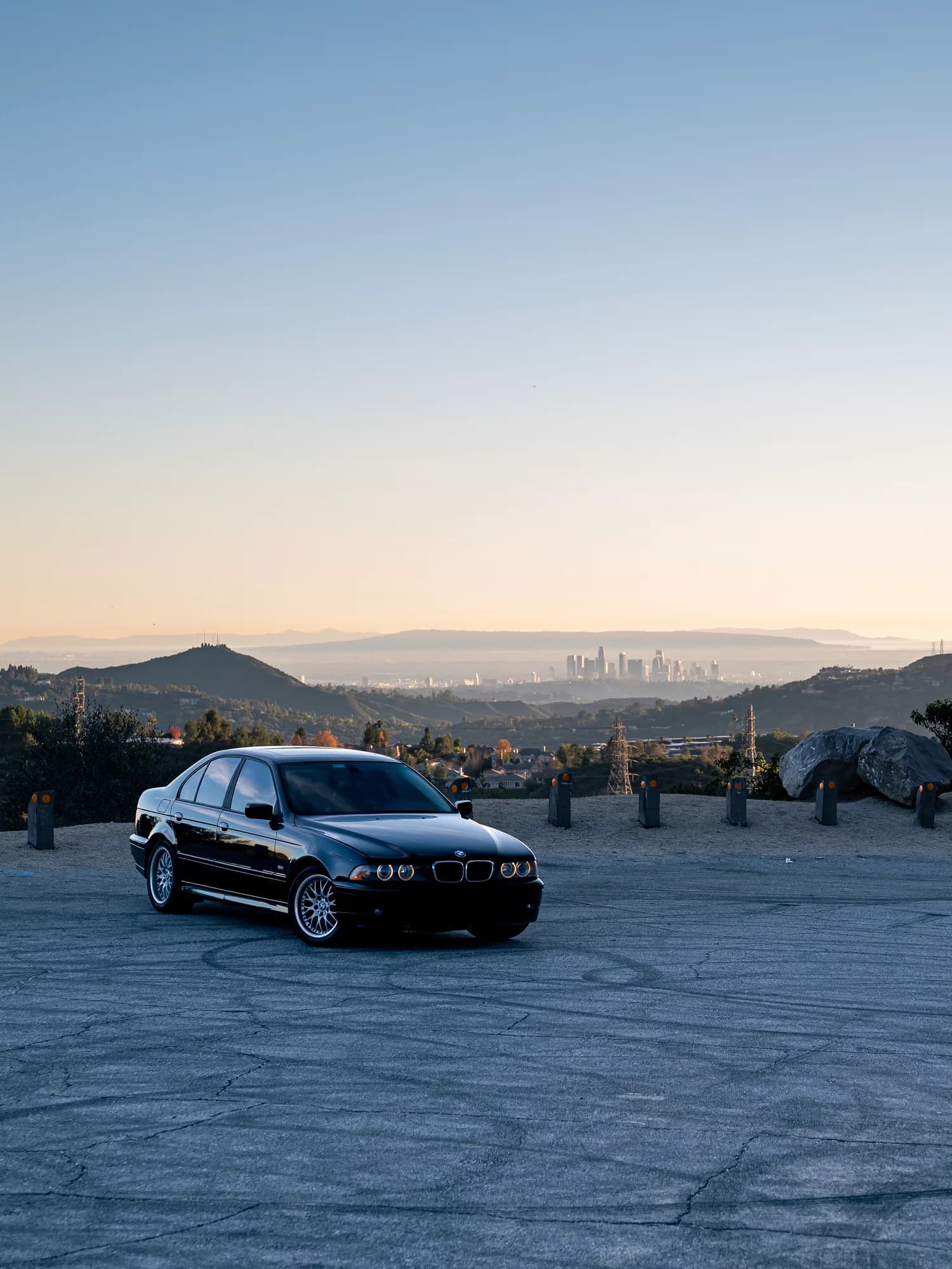 2003 BMW - image 6