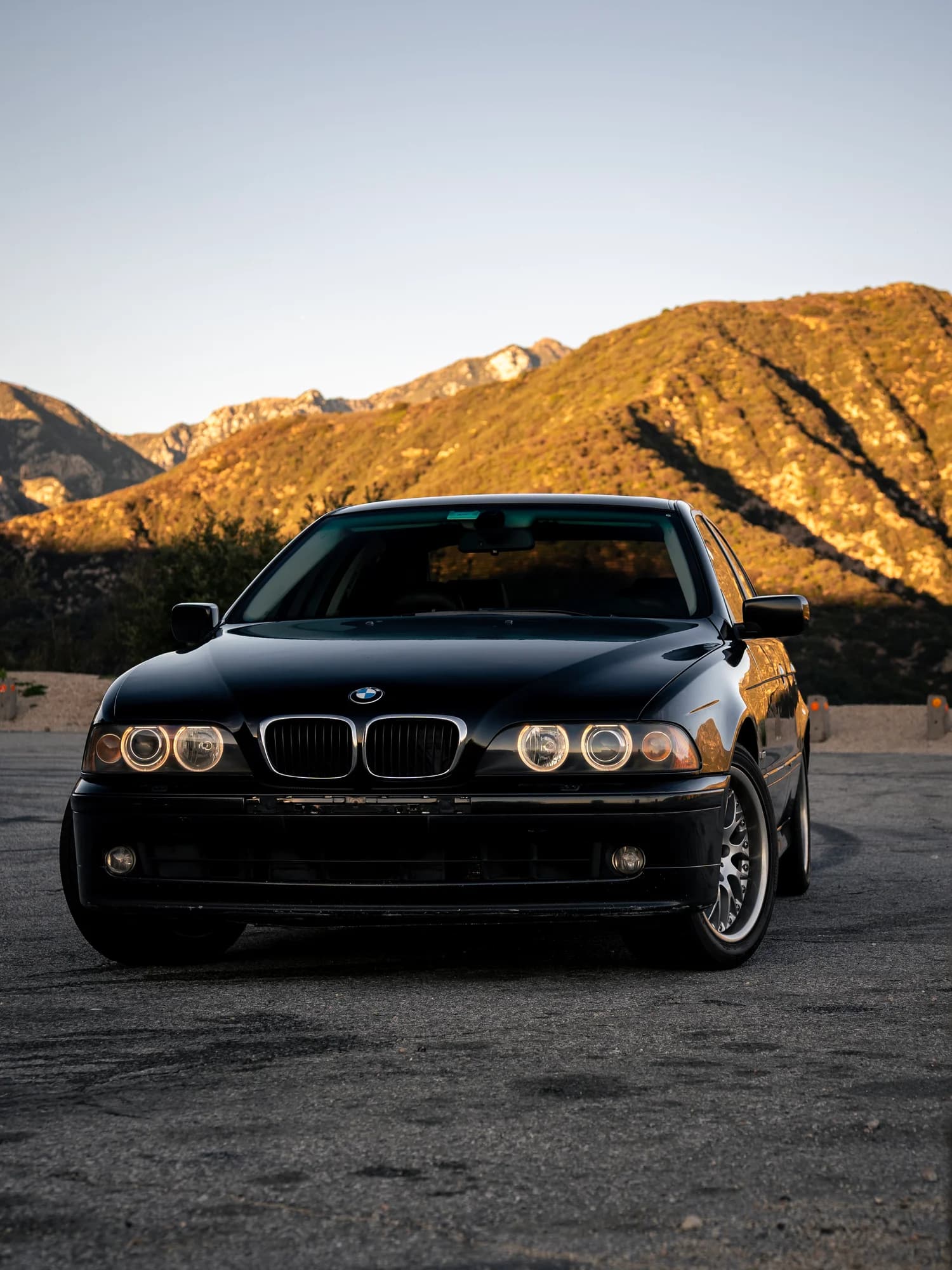 2003 BMW - image 8