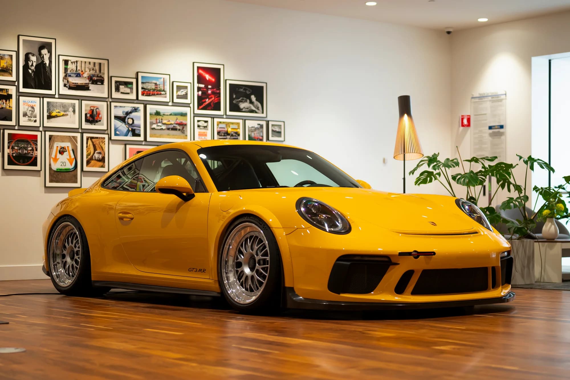 Porsche 911 GT3 MR - image 1