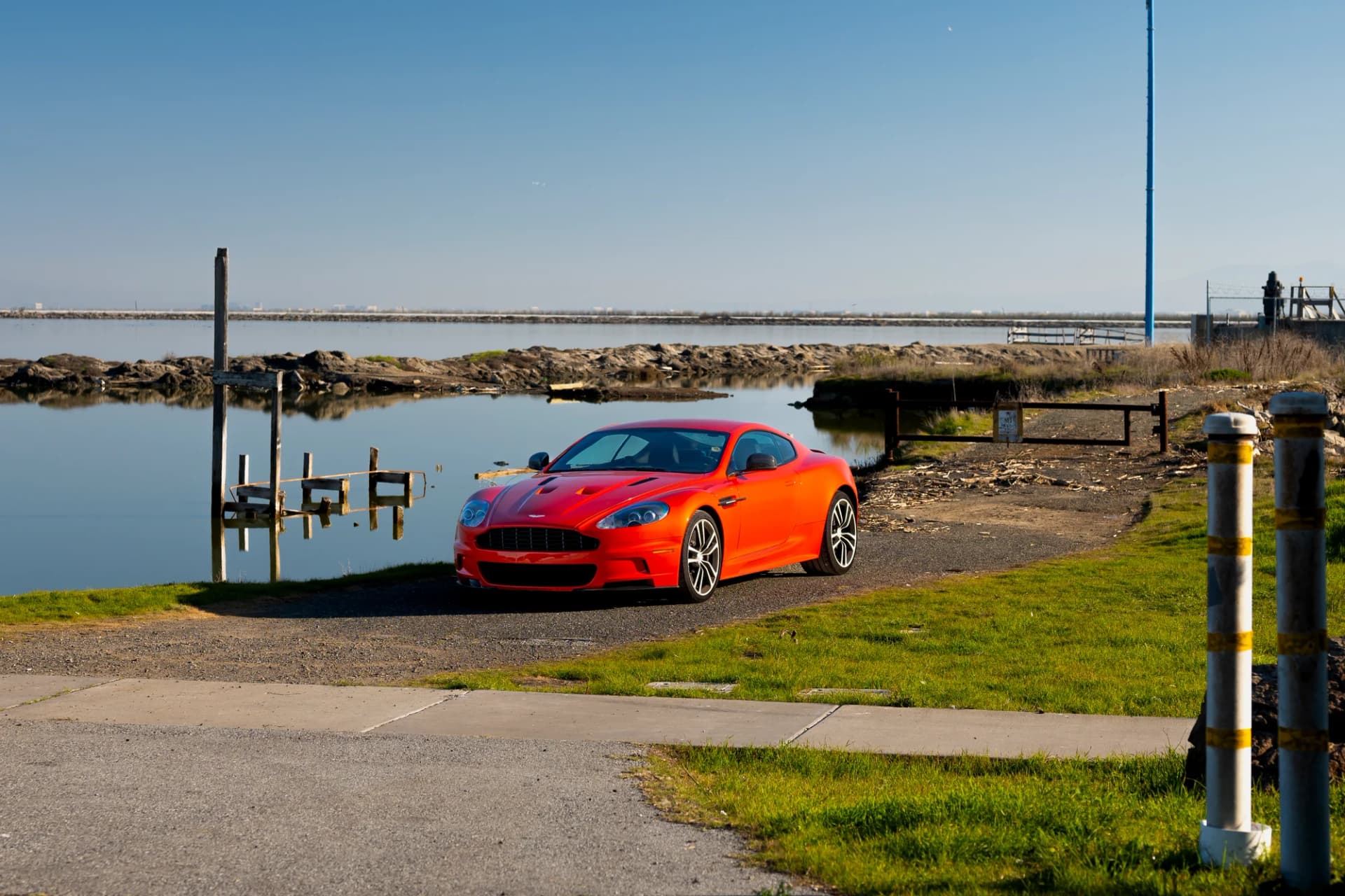 Aston Martin DBS - image 8