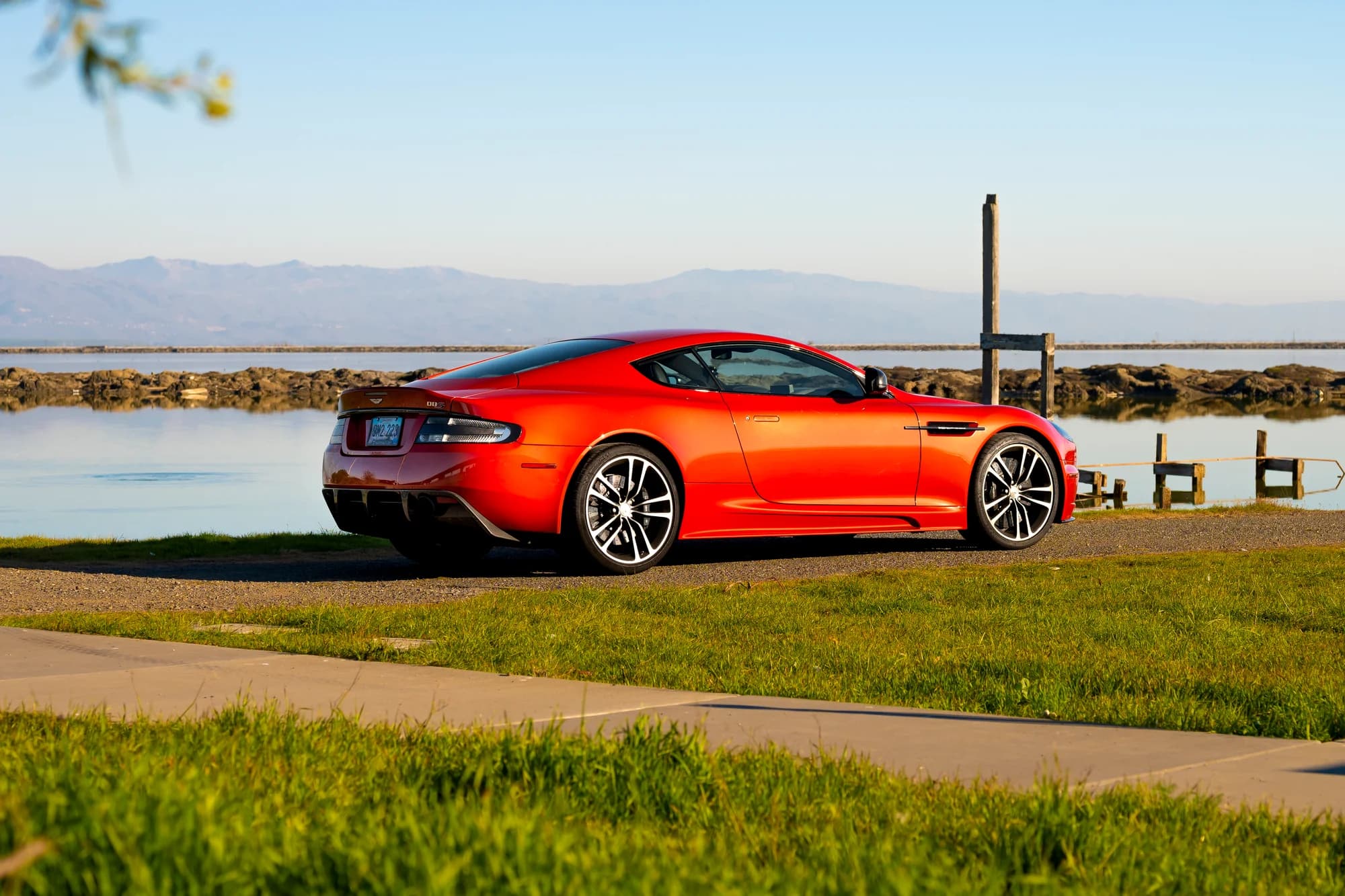 Aston Martin DBS - image 9