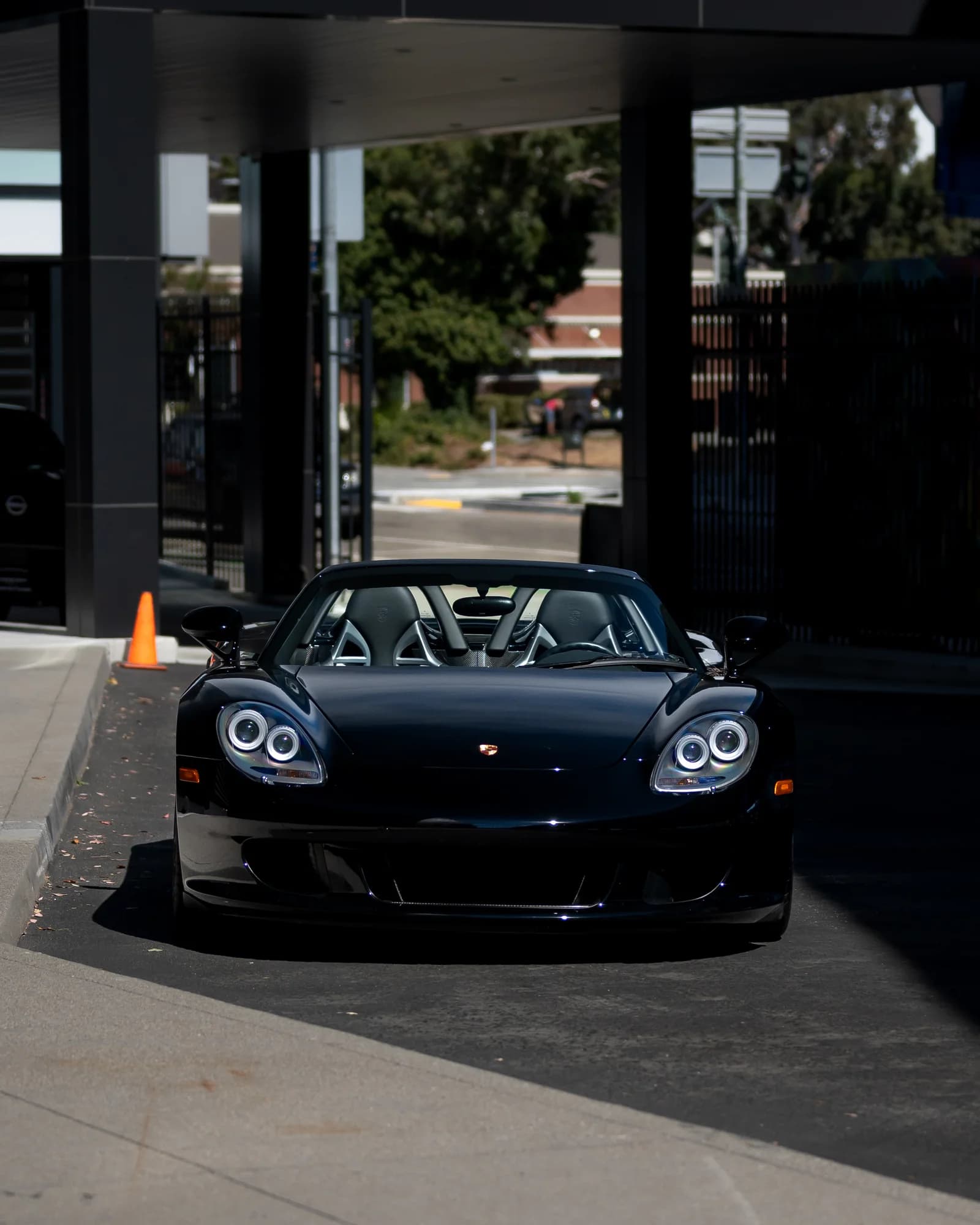 Porsche Carrera GT - image 12
