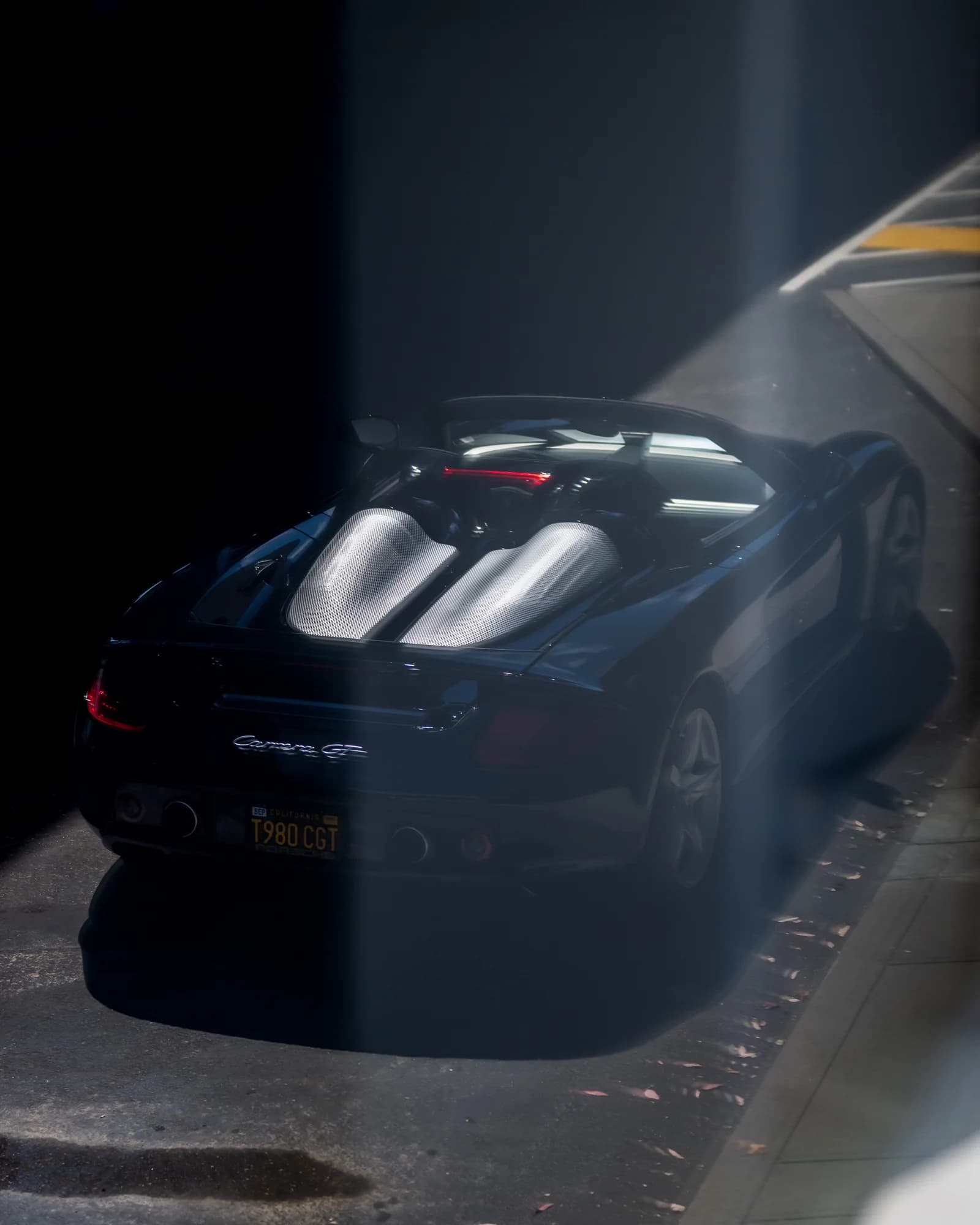 Porsche Carrera GT - image 14