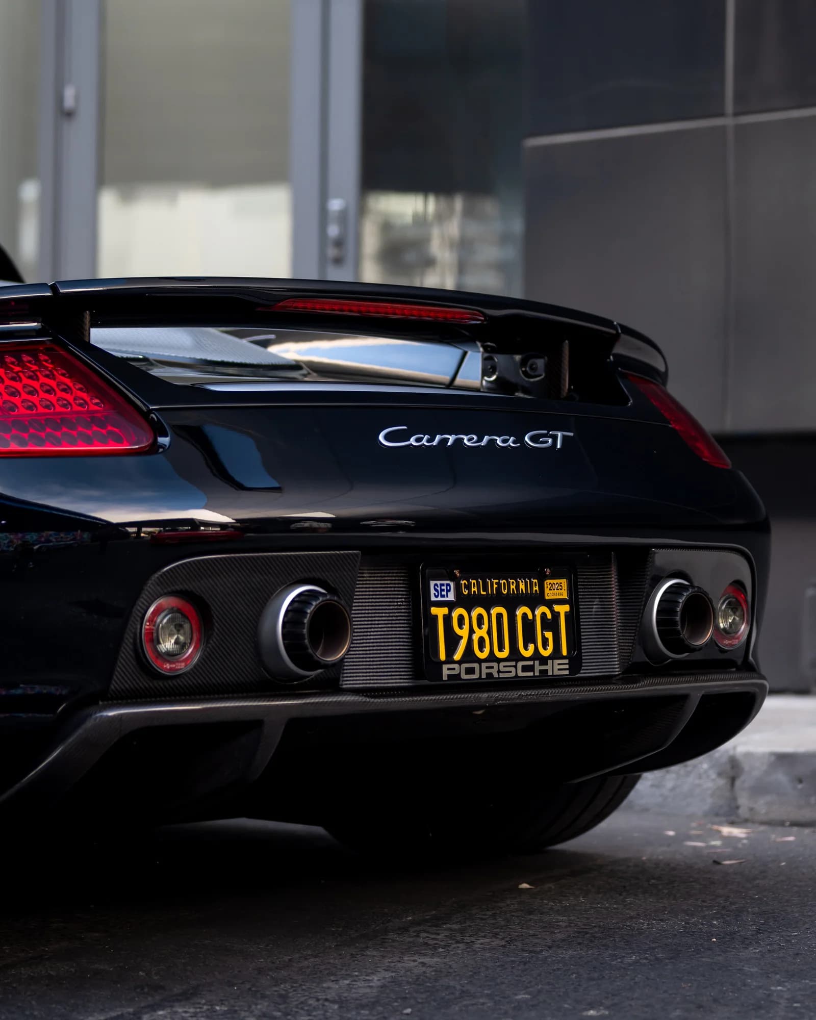 Porsche Carrera GT - image 7