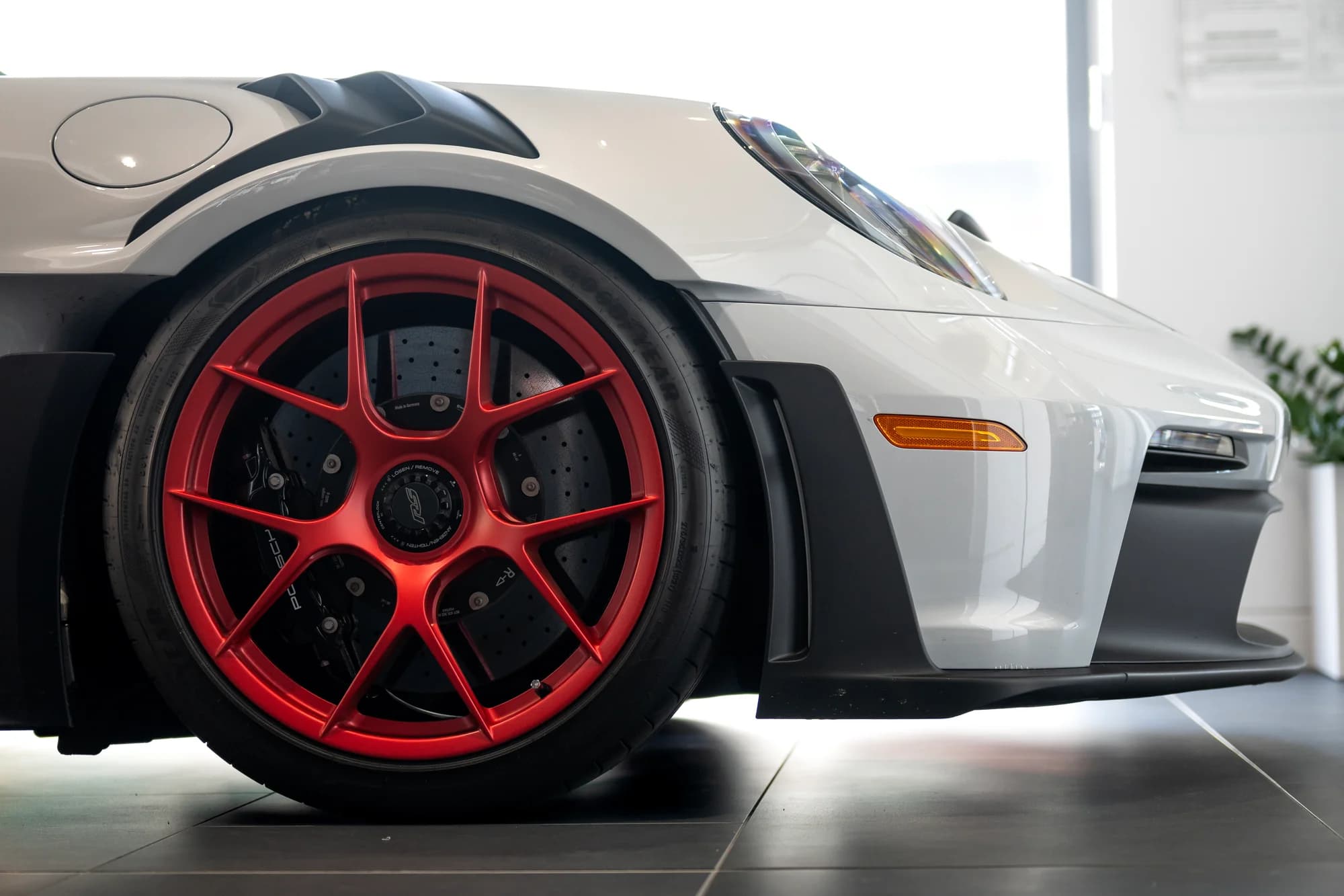 Porsche Selections - image 18