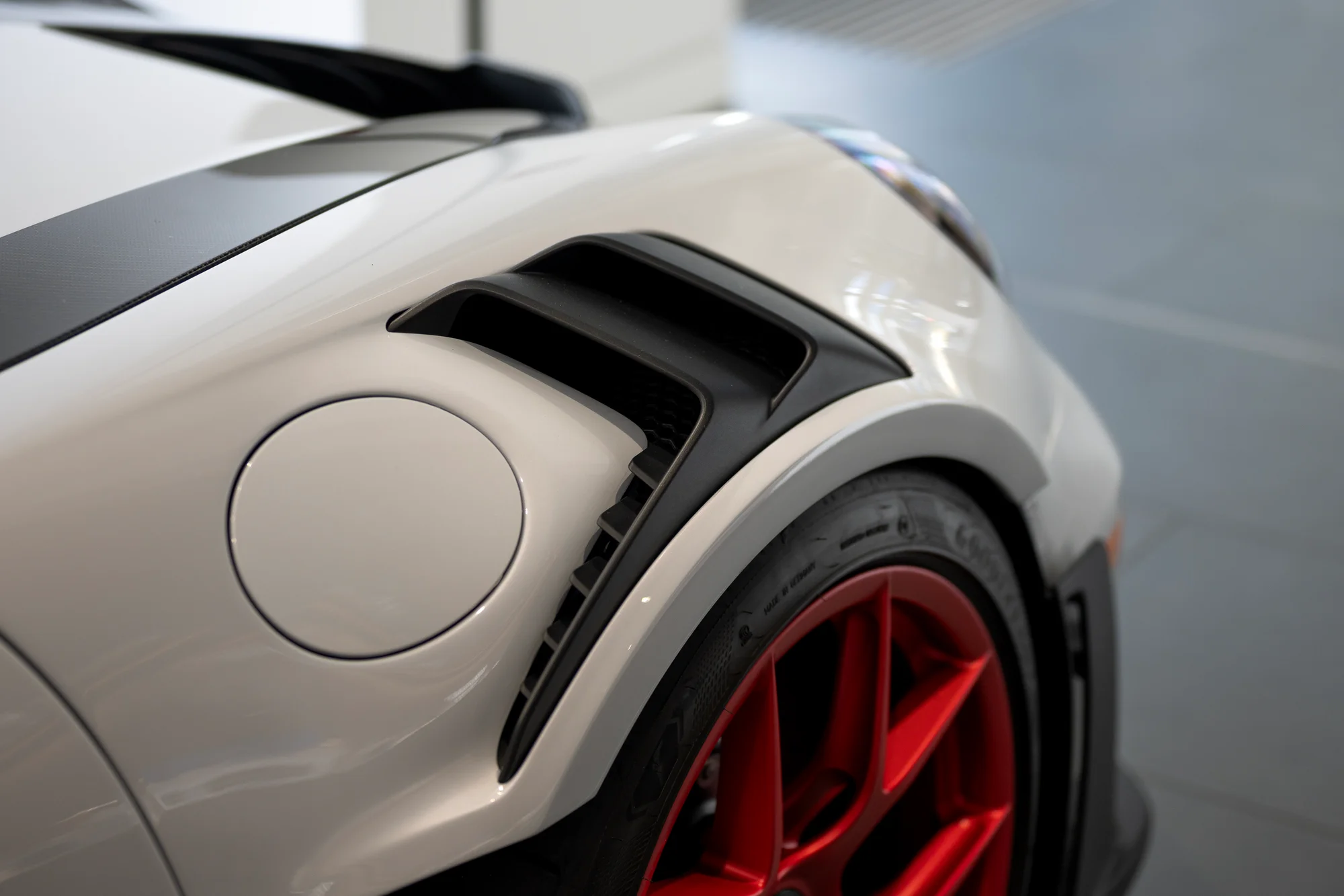 Porsche Selections - image 19