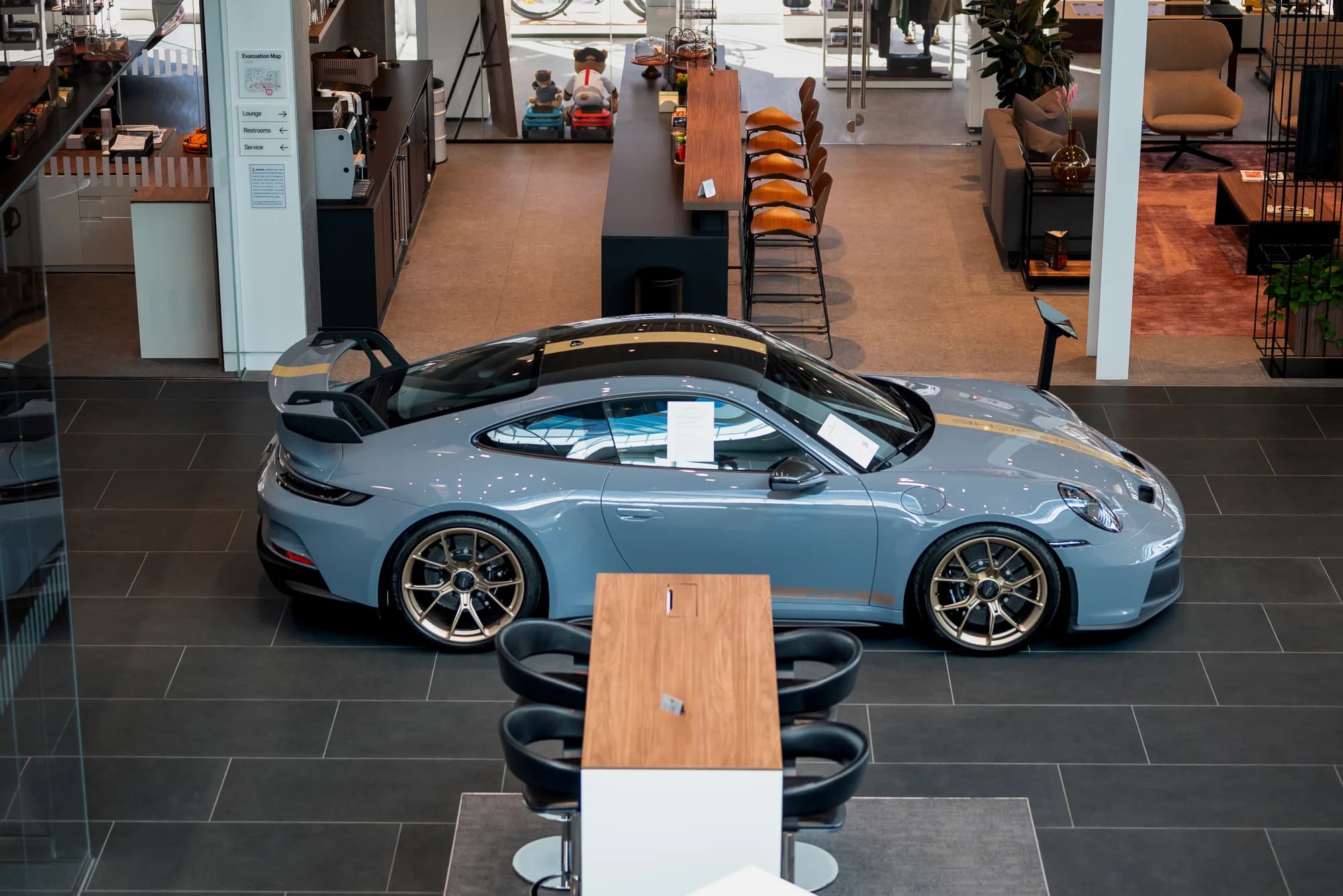 Porsche Selections - image 3