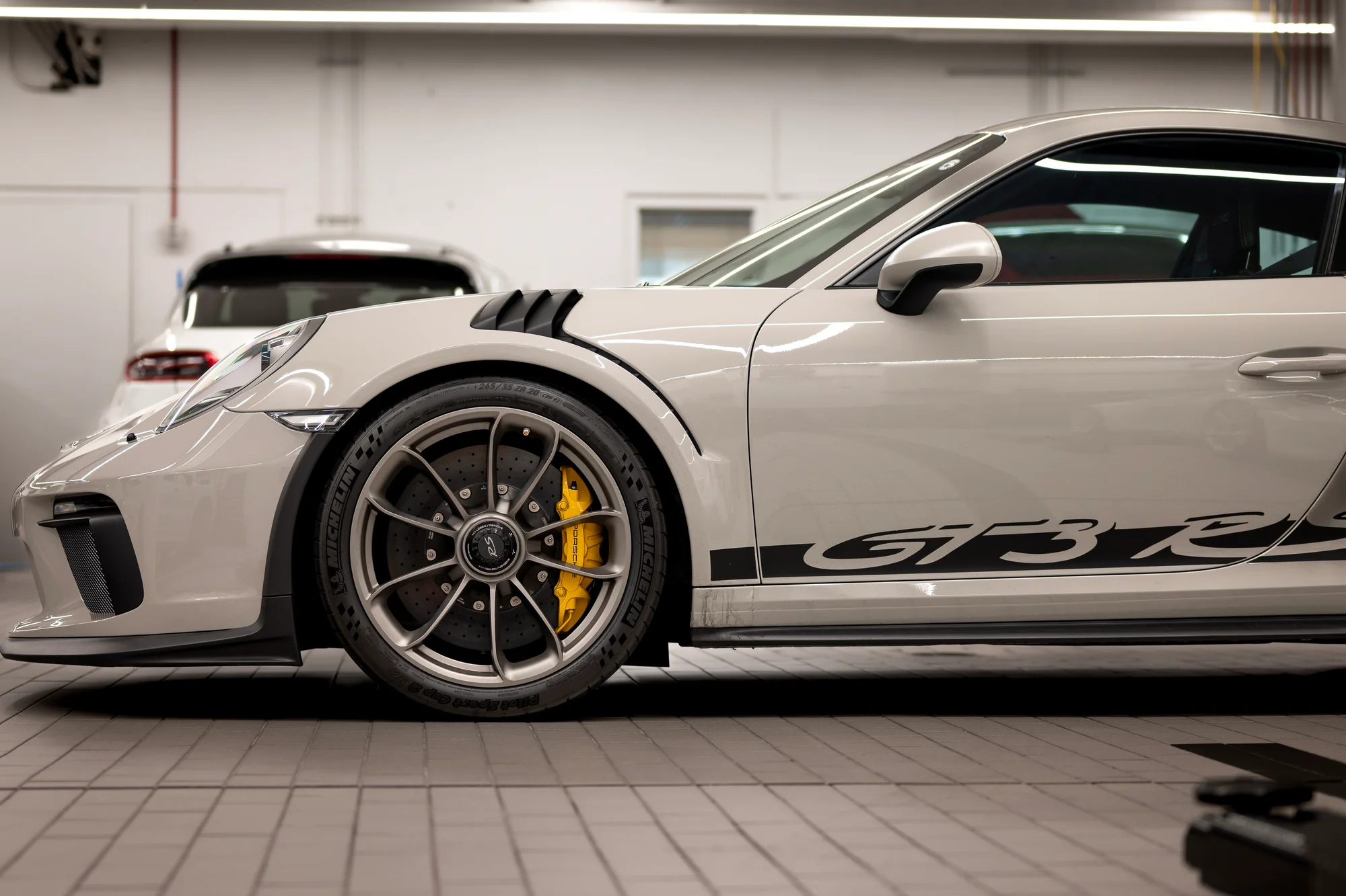 Porsche Selections - image 25