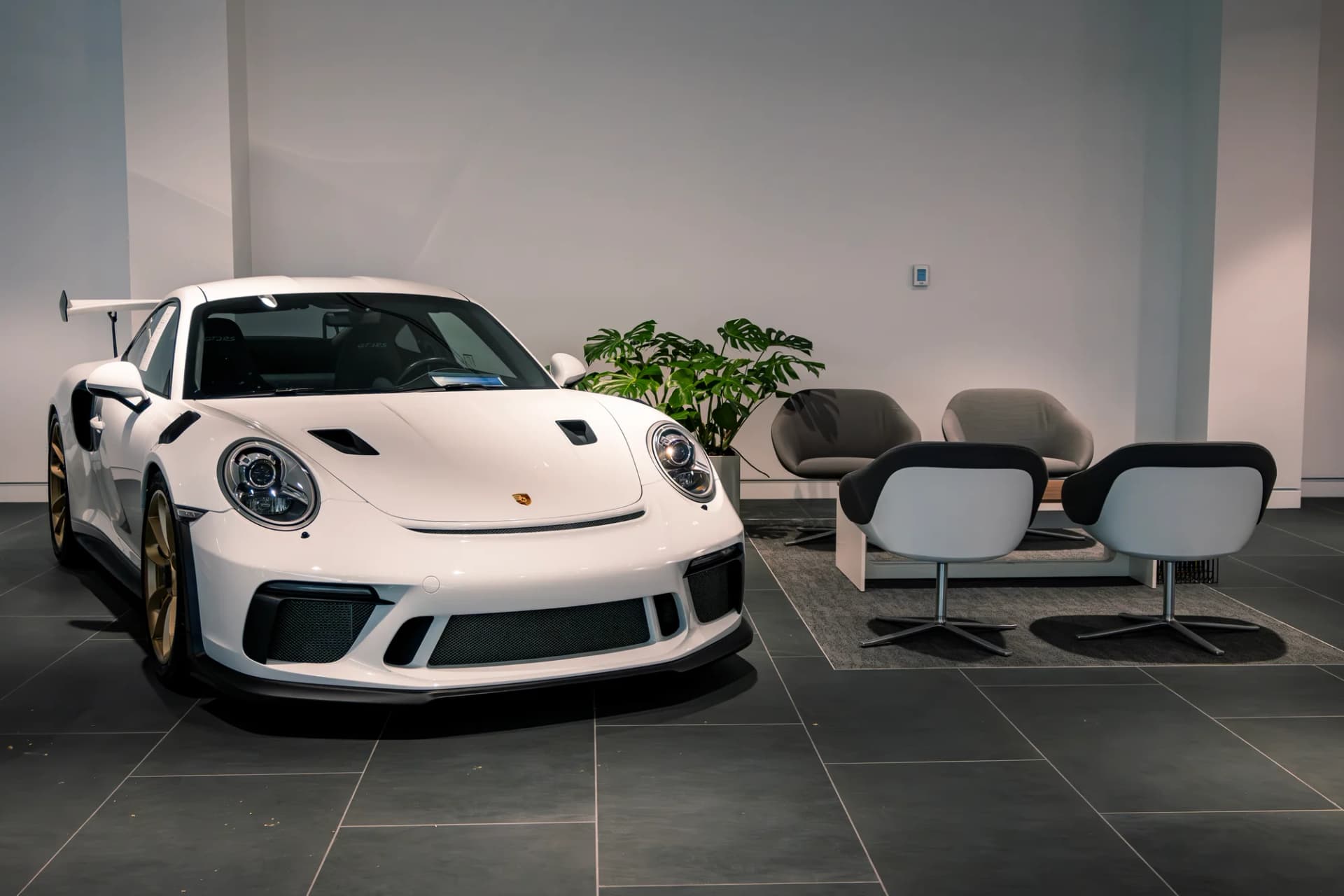 Porsche Selections - image 28