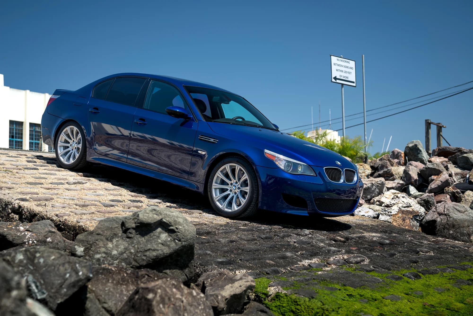 BMW M5 E60 - image 2