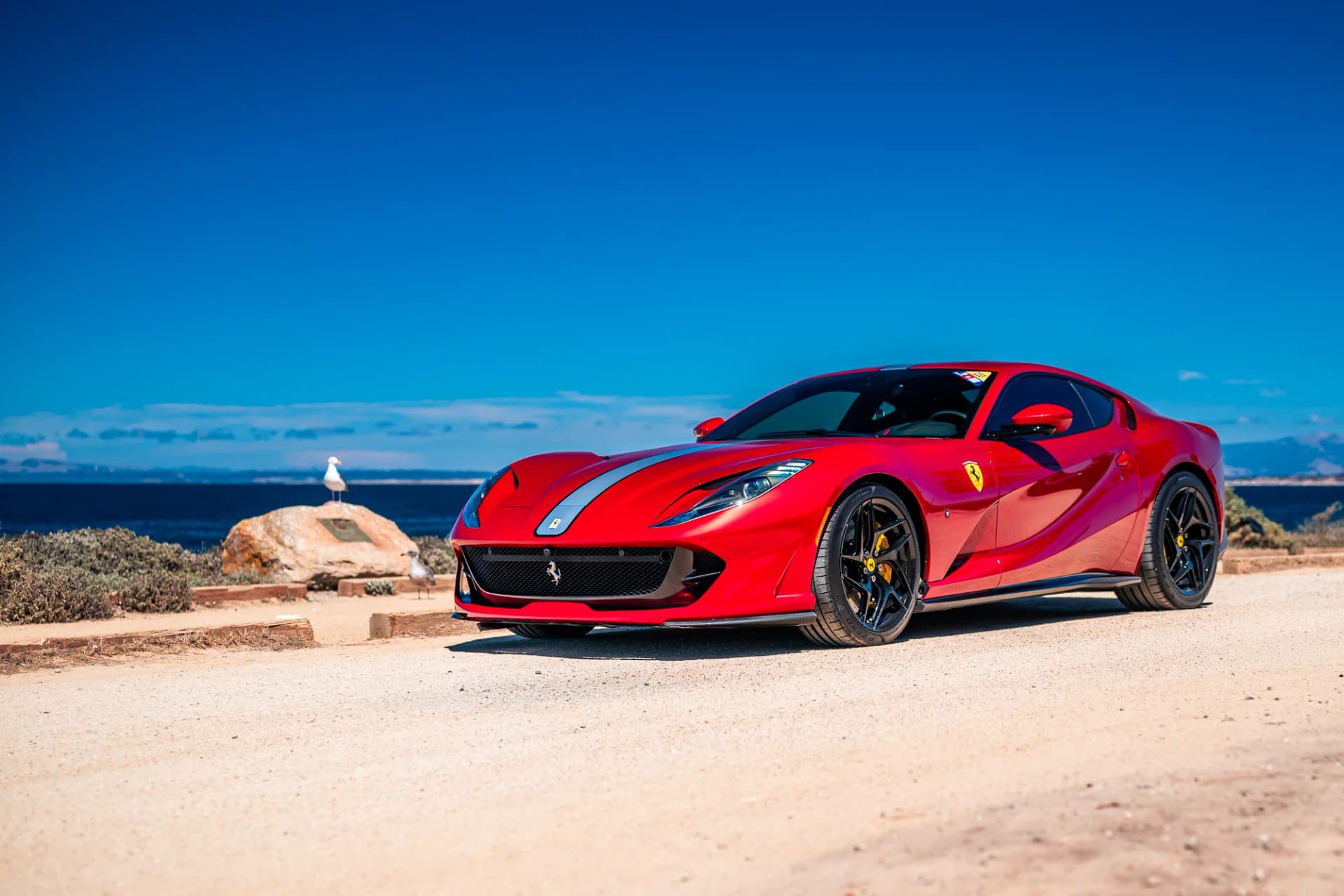 Ferrari 812 - image 2