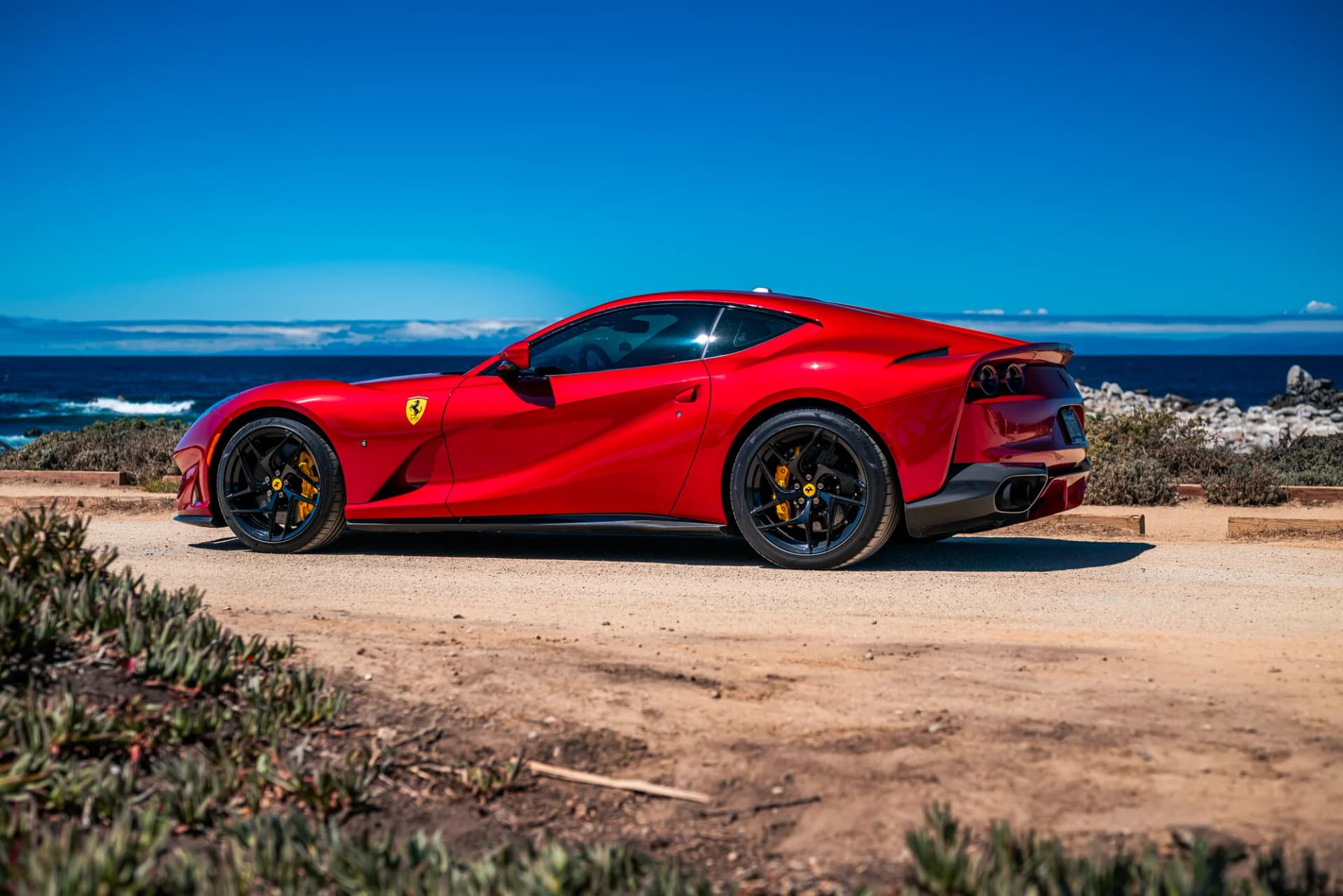 Ferrari 812 - image 4