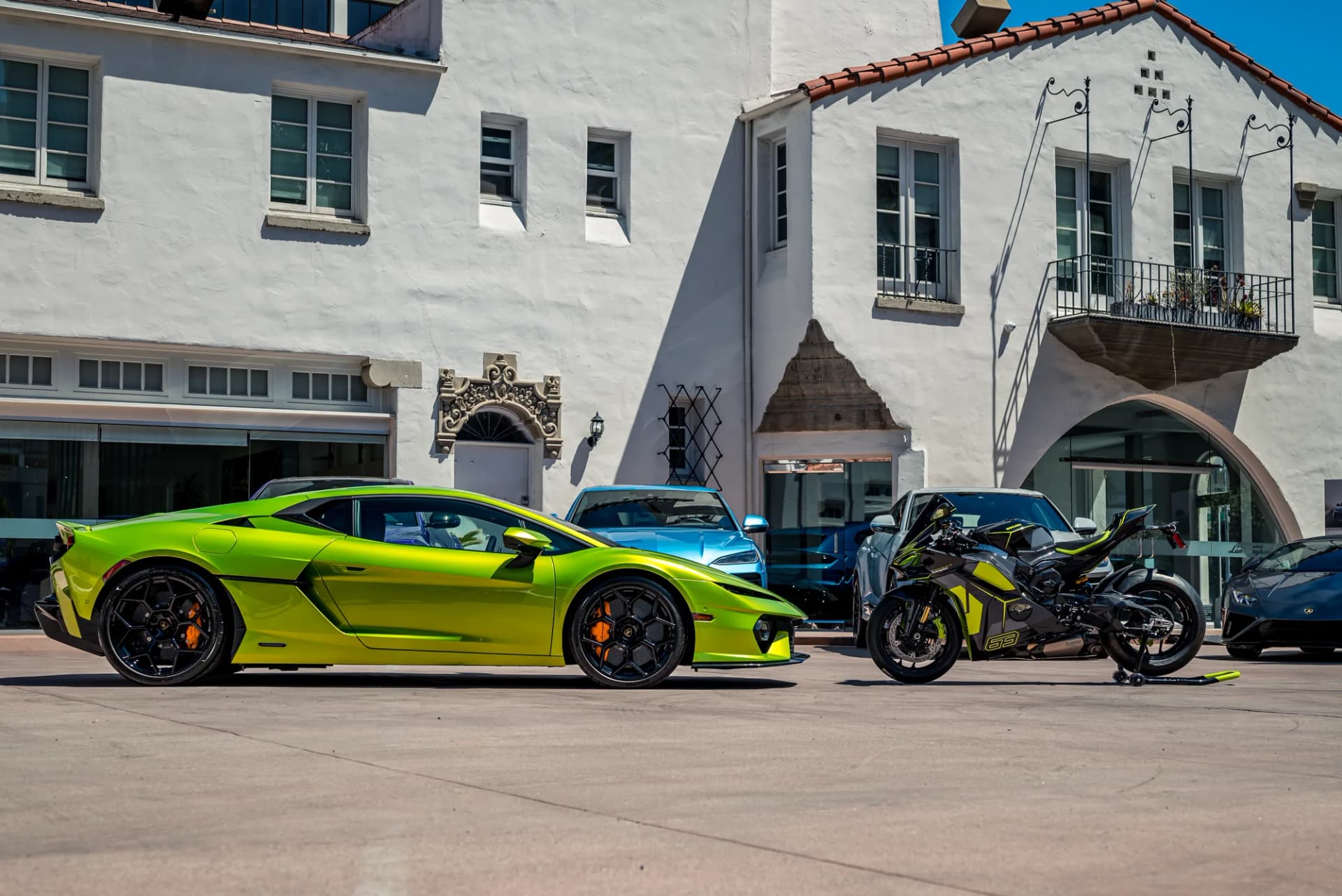 Green on green in Beverly Hills - image 15