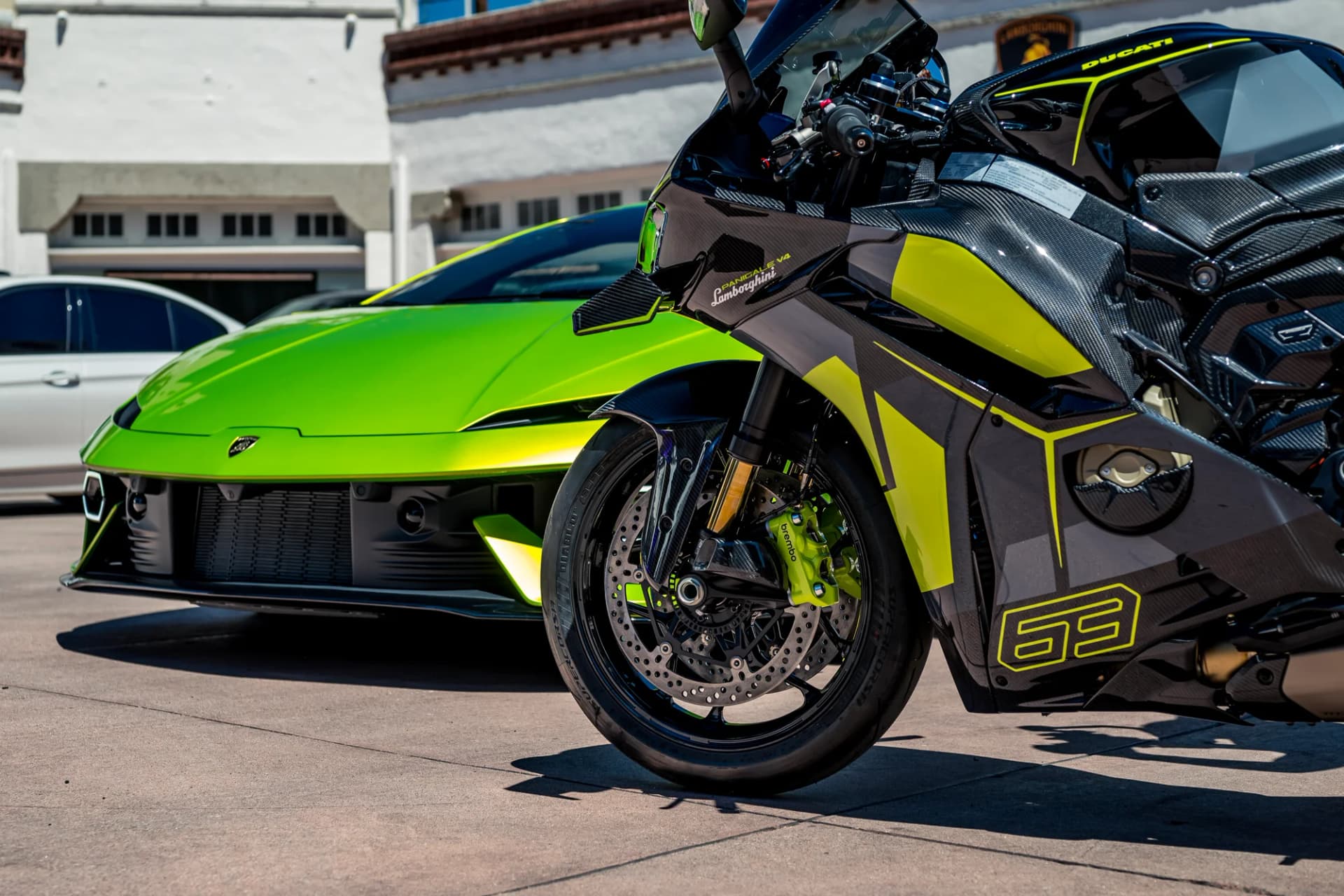 Green on green in Beverly Hills - image 4