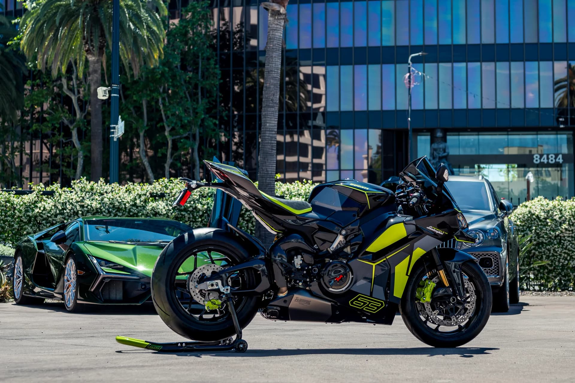 Green on green in Beverly Hills - image 10